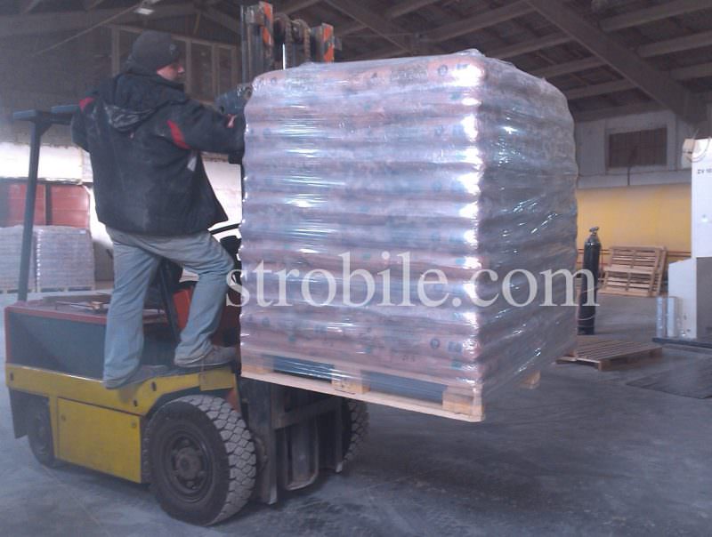 The standard size of the pallet is 1.2 x 1.0 x 1.5 (the height is 1.50 m). There are 65 sacks on the standard pallet.